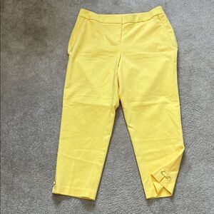 Rafaella Curvy Cropped Pants Yellow Sz 10 Zipper pockets Ankle embellishment
